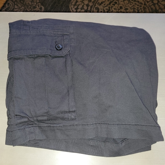 New! FOUNDRY SUPPLY CO. Everyday Shorts - Picture 9 of 10